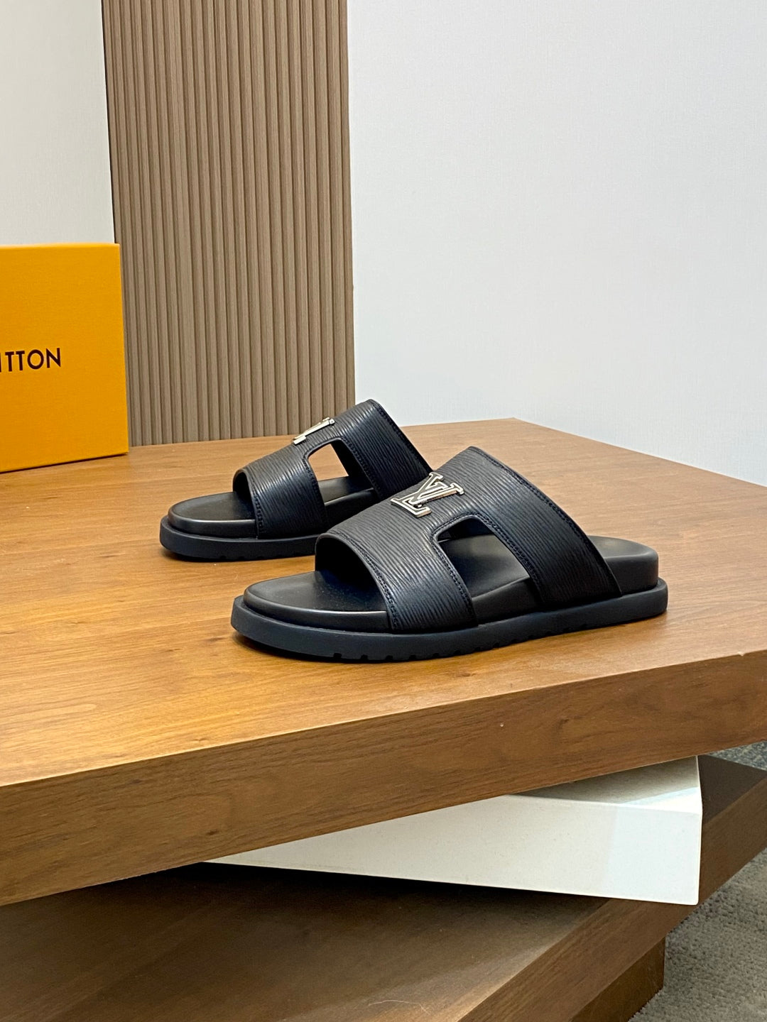 LuxluxHouse Best Quality Sandals Louis Vuitton