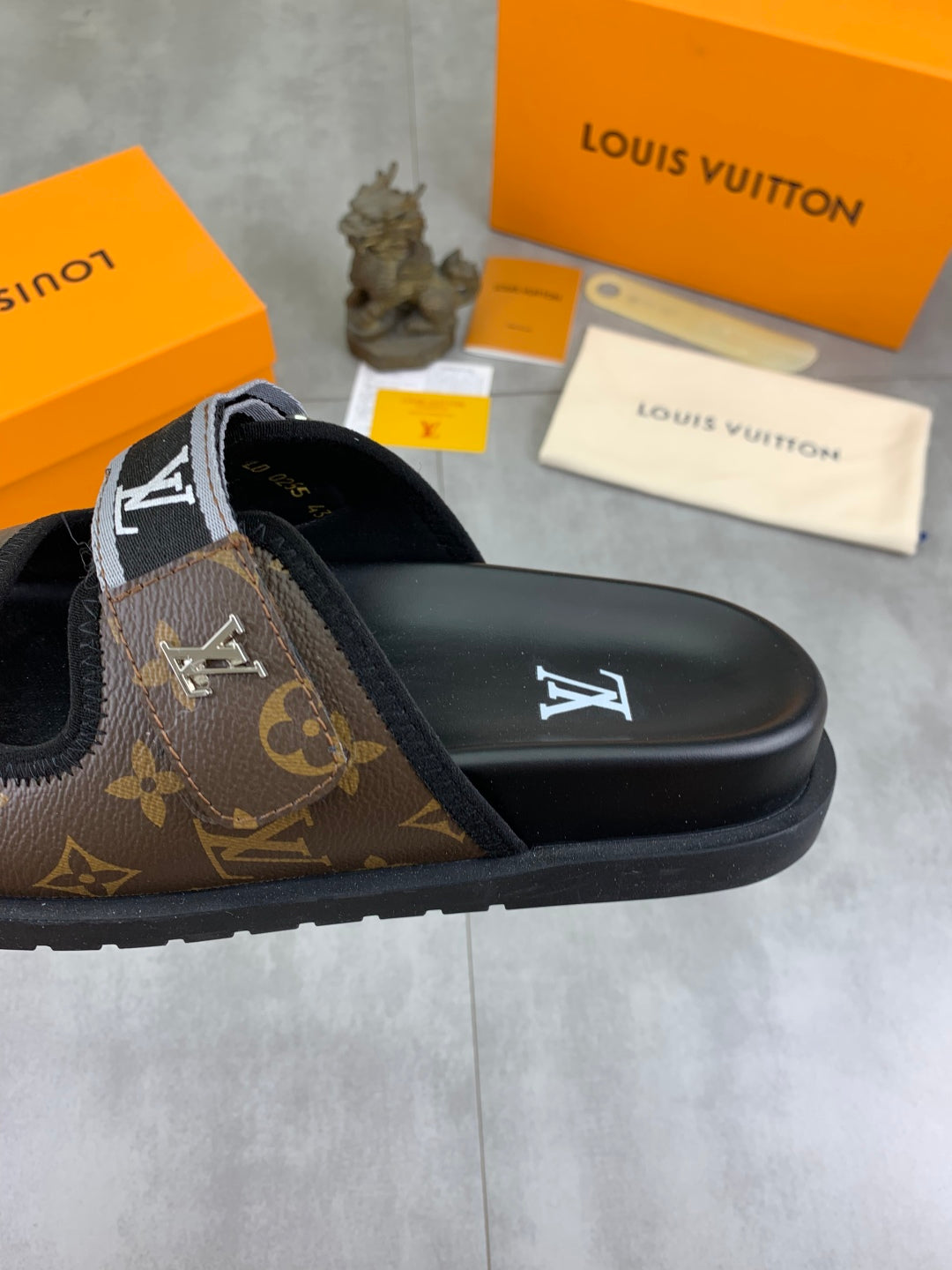 LuxluxHouse Best Quality Sandals Louis Vuitton