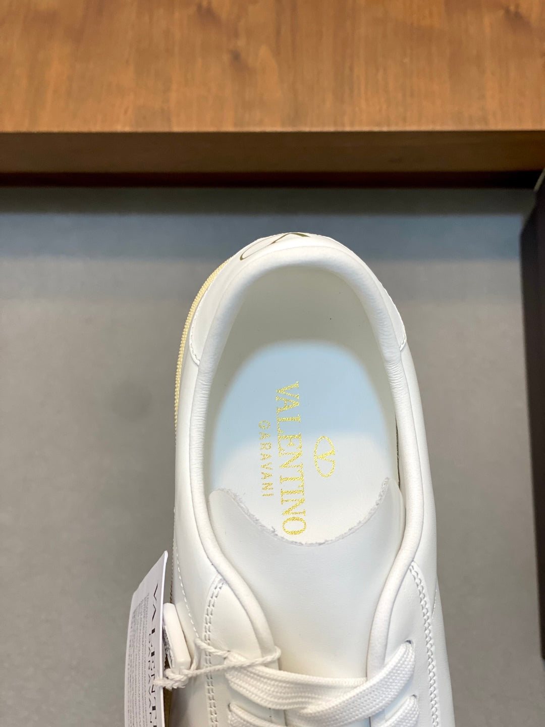 LuxluxHouse Best Quality Shoes Valentino