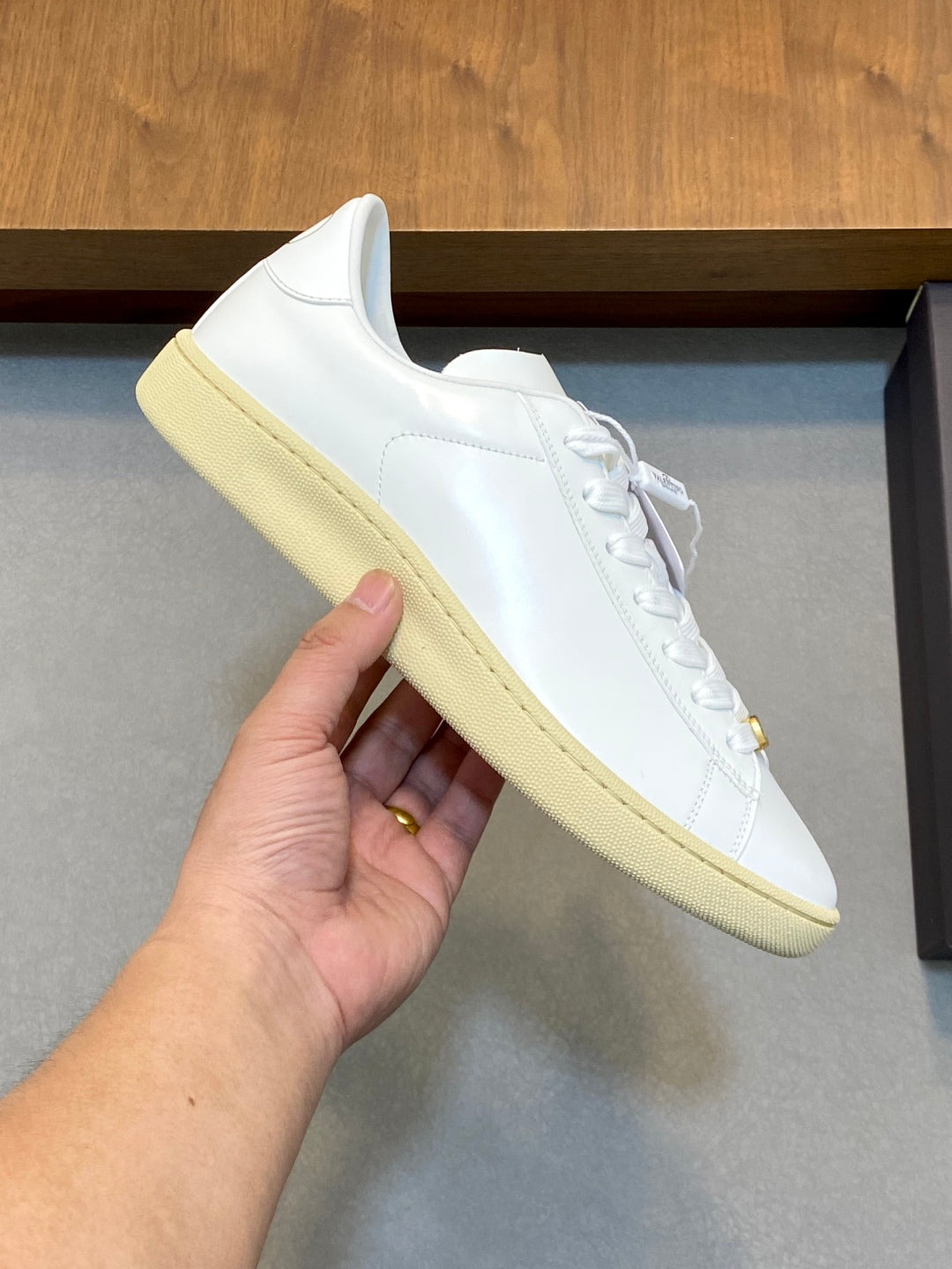 LuxluxHouse Best Quality Shoes Valentino