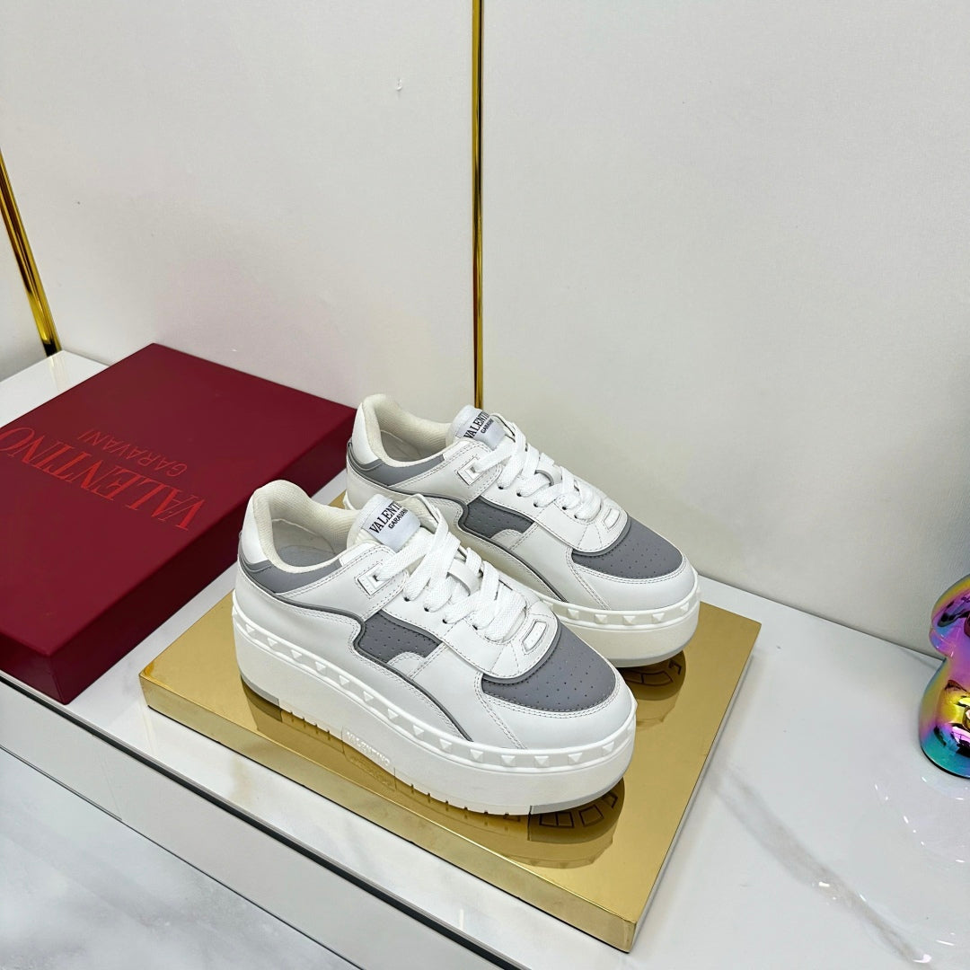 LuxluxHouse Best Quality Valentino Women Shoes