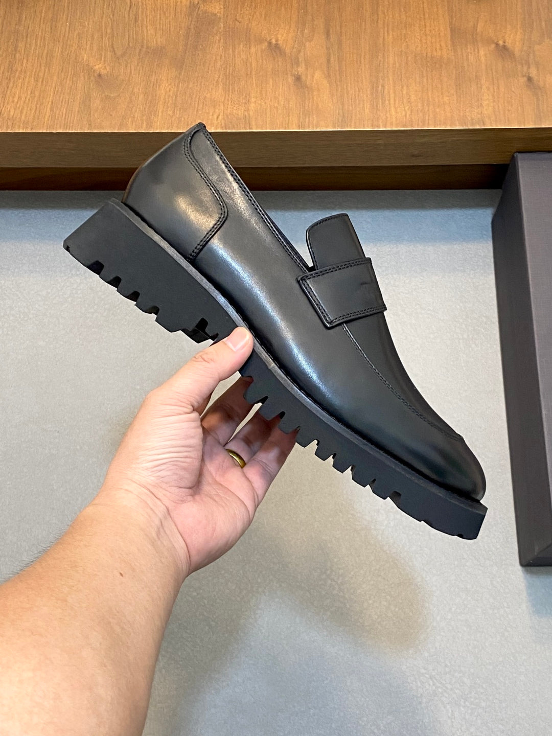 LuxluxHouse Best Quality Shoes Valentino