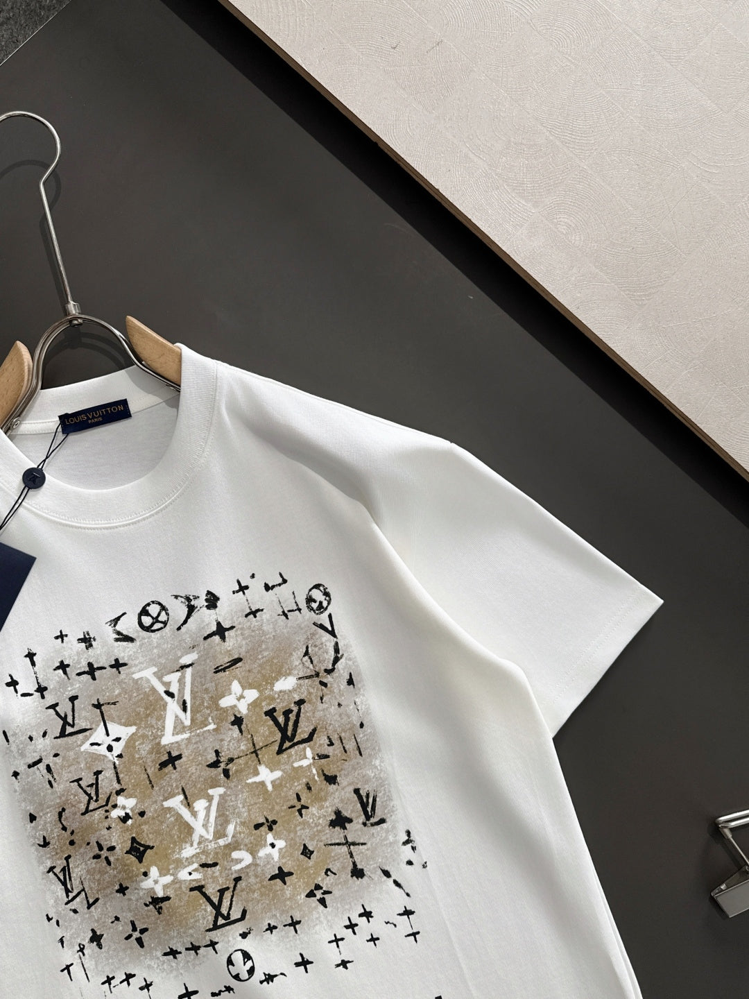 LuxluxHouse Best Quality Clothes T-shirt Louis Vuitton