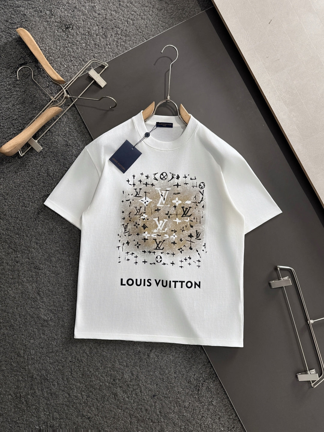LuxluxHouse Best Quality Clothes T-shirt Louis Vuitton