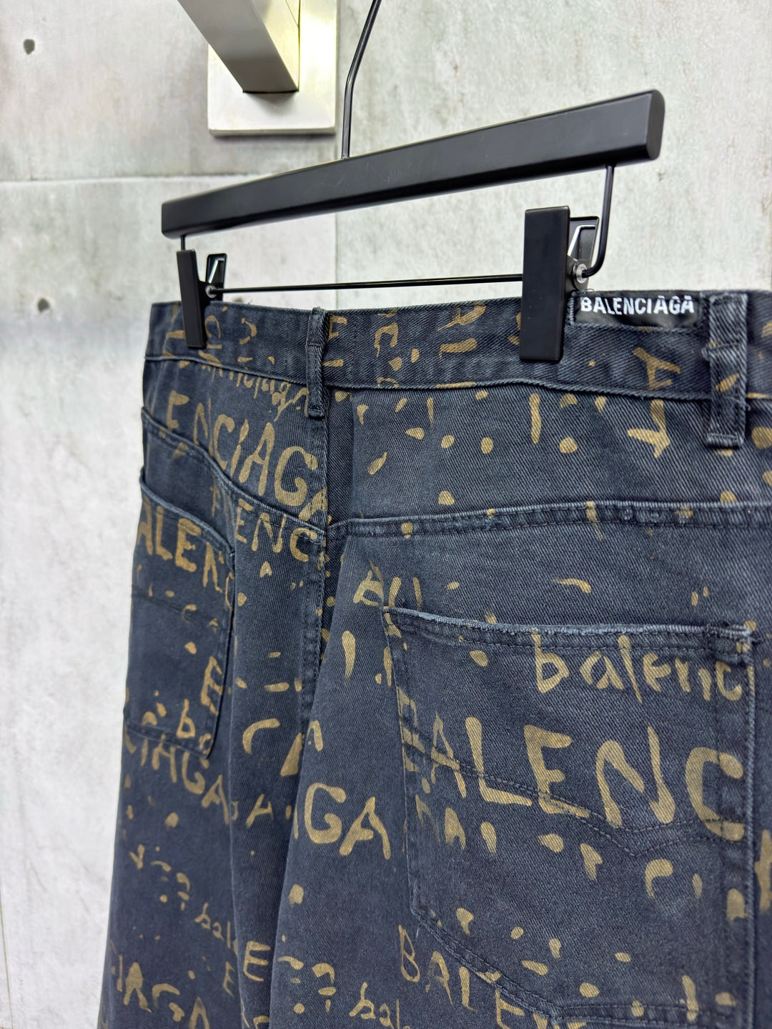 LuxluxHouse Best Quality Clothes Balenciaga Pants