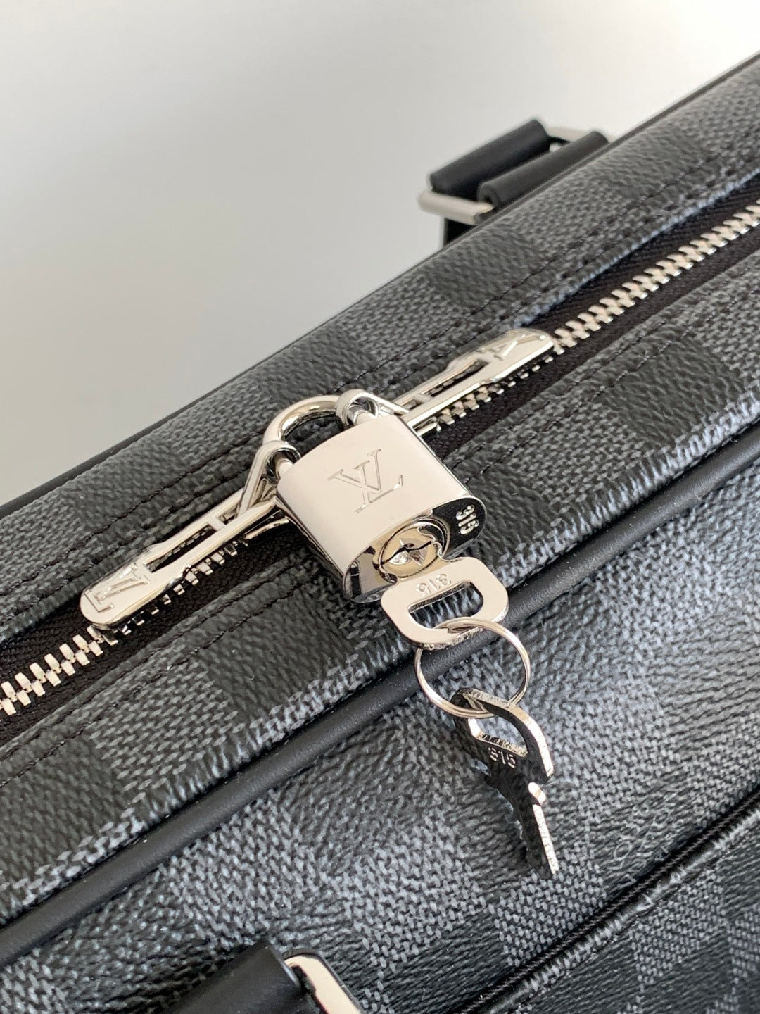 LuxluxHouse Best Quality Bags Louis Vuitton Women Men