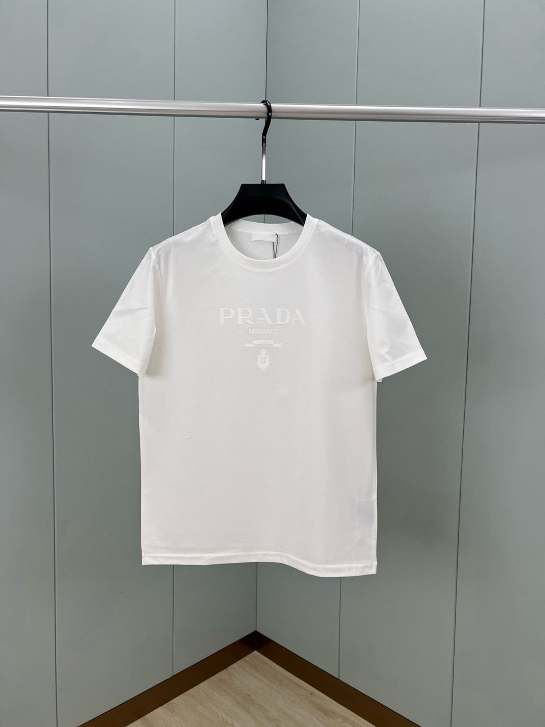LuxluxHouse Best Quality Clothes T-shirt Prada