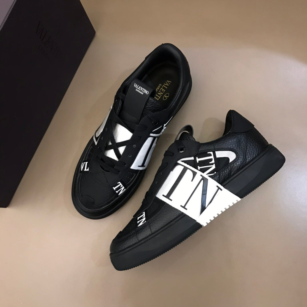LuxluxHouse Best Quality Shoes Valentino