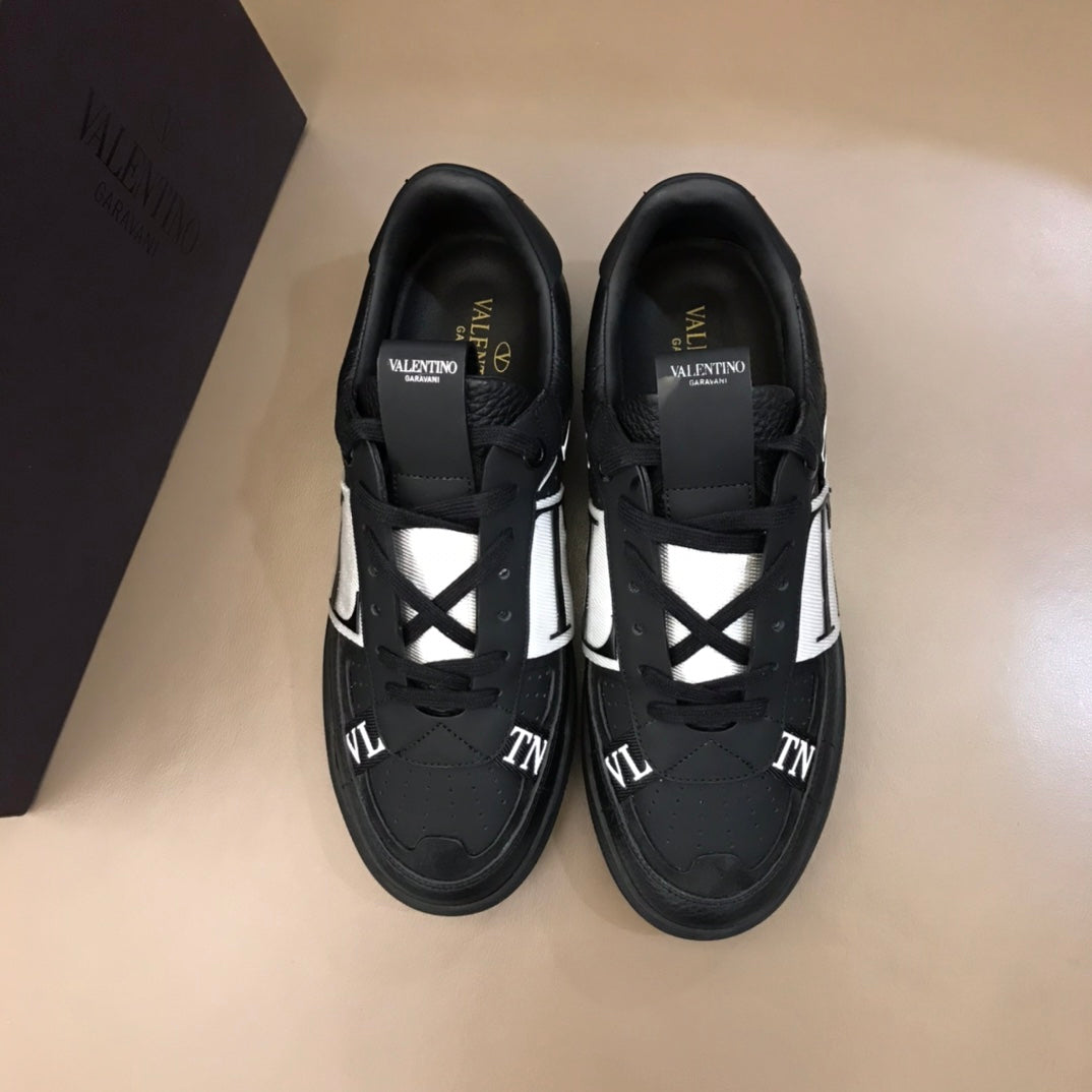 LuxluxHouse Best Quality Shoes Valentino