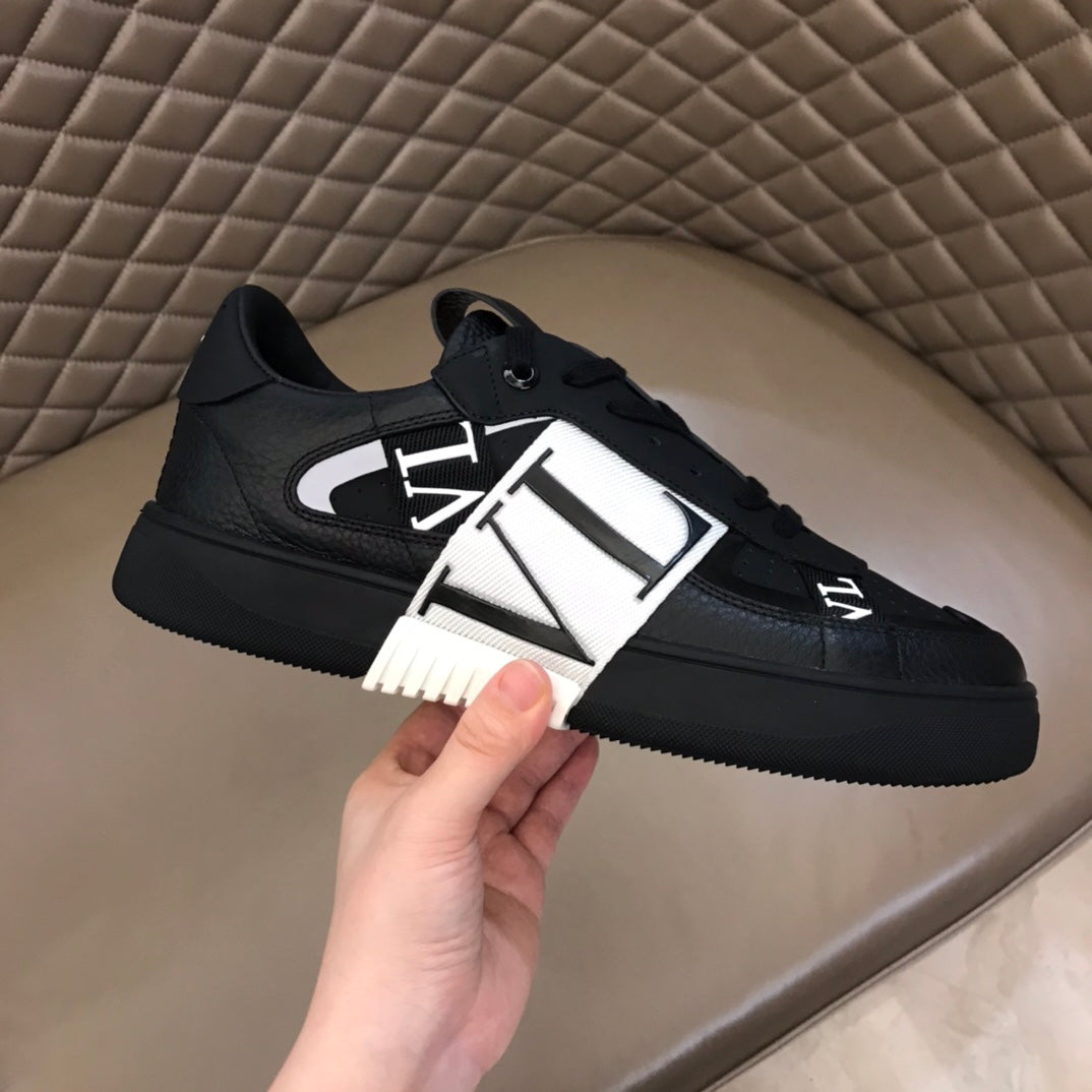 LuxluxHouse Best Quality Shoes Valentino