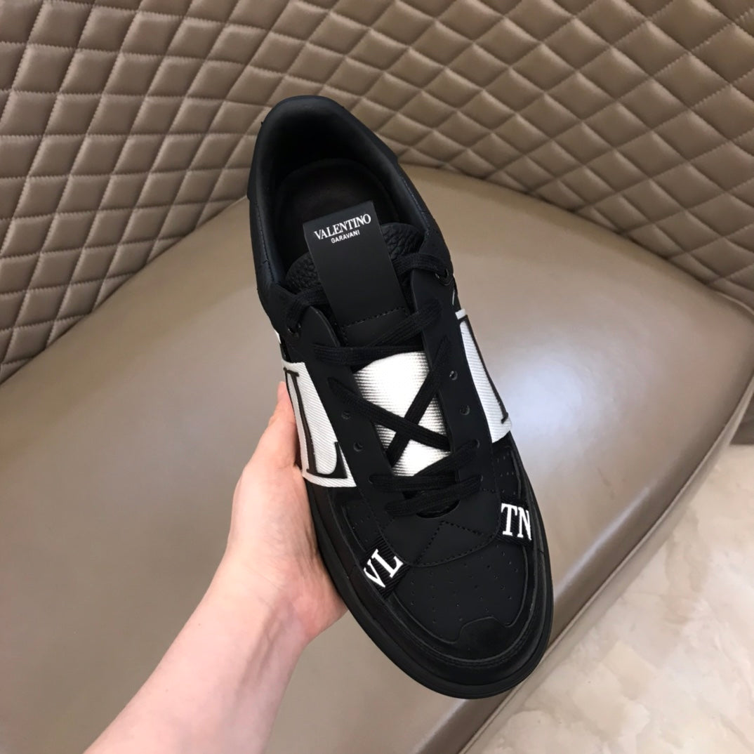 LuxluxHouse Best Quality Shoes Valentino