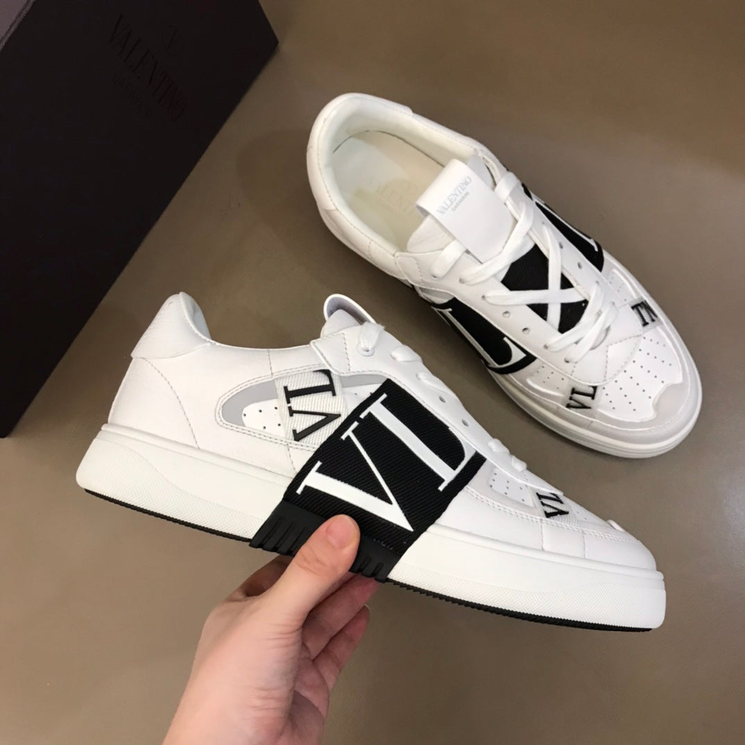 LuxluxHouse Best Quality Shoes Valentino
