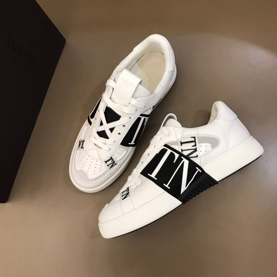 LuxluxHouse Best Quality Shoes Valentino