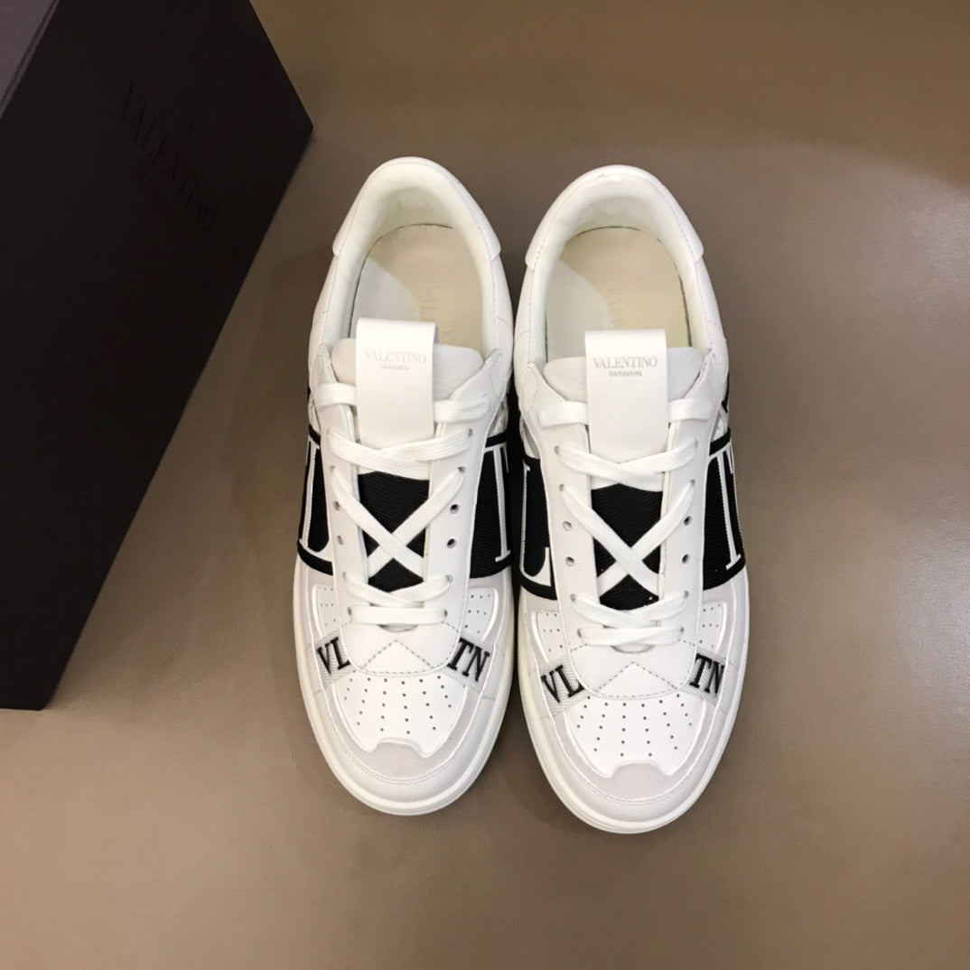LuxluxHouse Best Quality Shoes Valentino