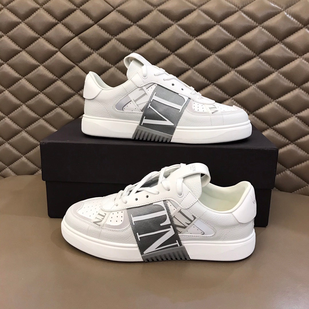 LuxluxHouse Best Quality Shoes Valentino