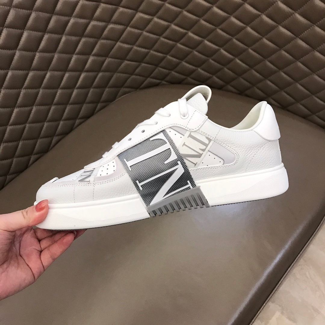 LuxluxHouse Best Quality Shoes Valentino
