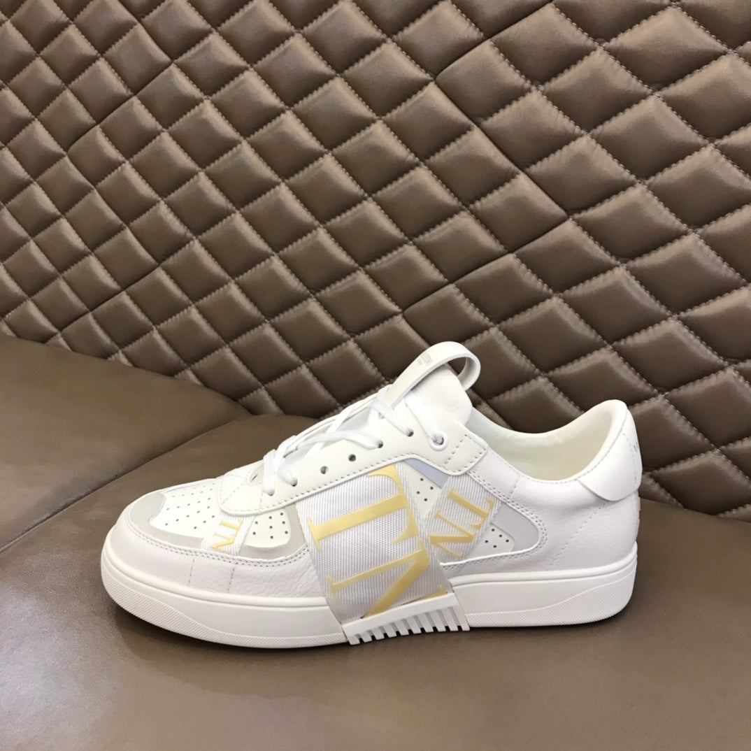 LuxluxHouse Best Quality Shoes Valentino