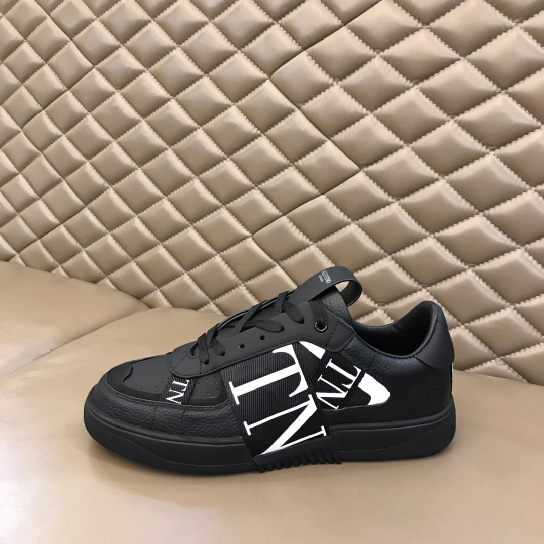 LuxluxHouse Best Quality Shoes Valentino