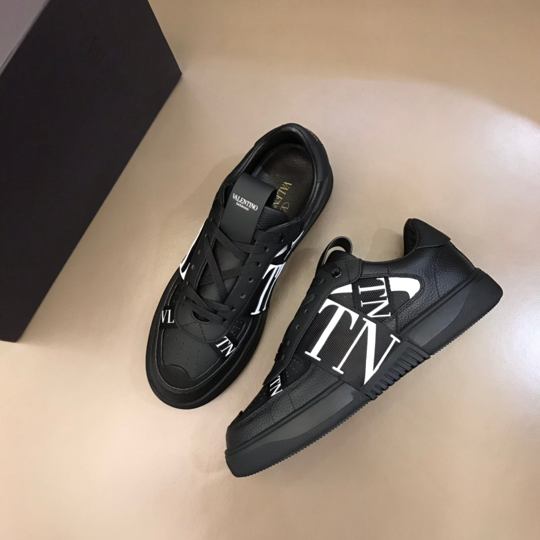 LuxluxHouse Best Quality Shoes Valentino