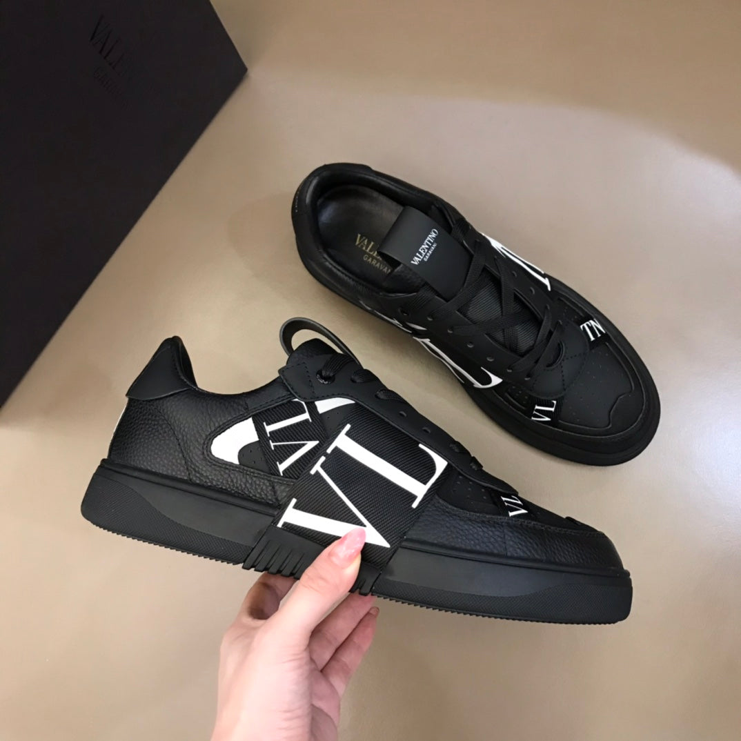 LuxluxHouse Best Quality Shoes Valentino