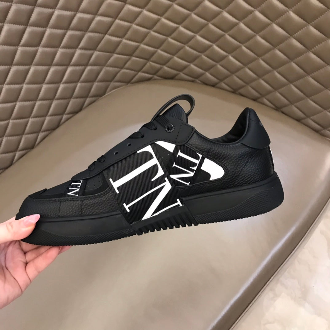 LuxluxHouse Best Quality Shoes Valentino