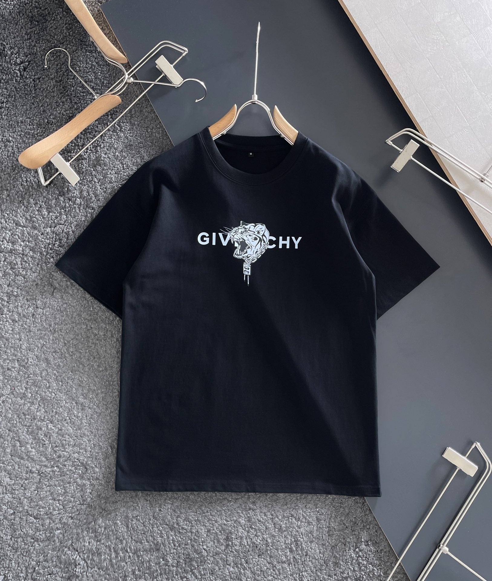 LuxluxHouse Best Quality Clothes Givenchy T-shirt
