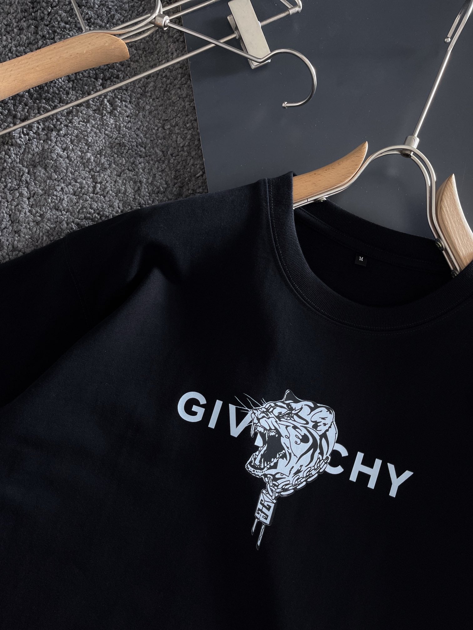 LuxluxHouse Best Quality Clothes Givenchy T-shirt