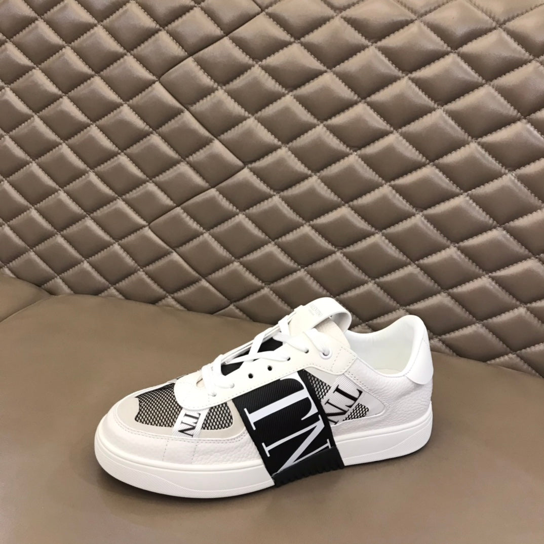 LuxluxHouse Best Quality Shoes Valentino