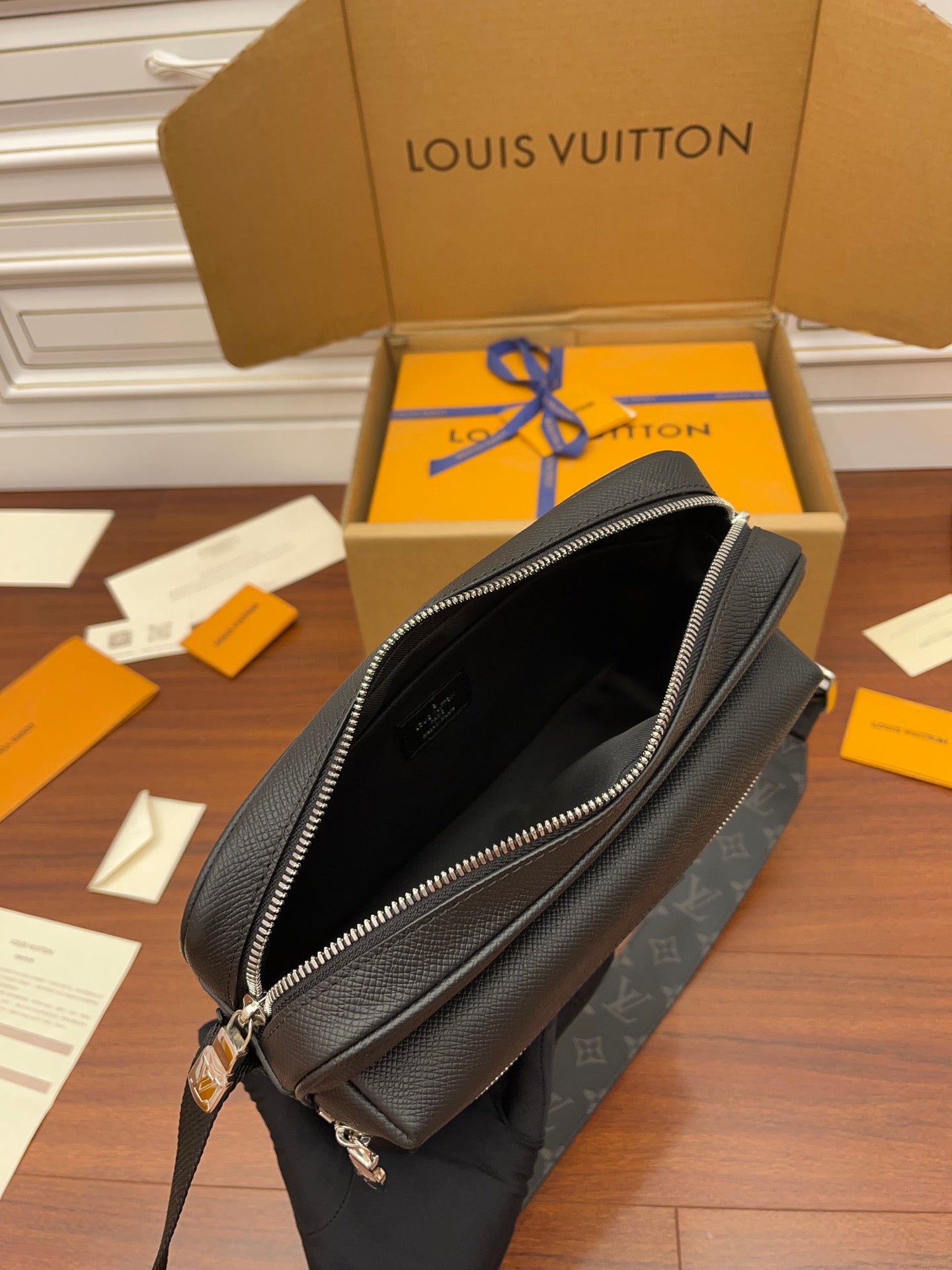 LuxluxHouse Best Quality Bags Best Louis Vuitton Men