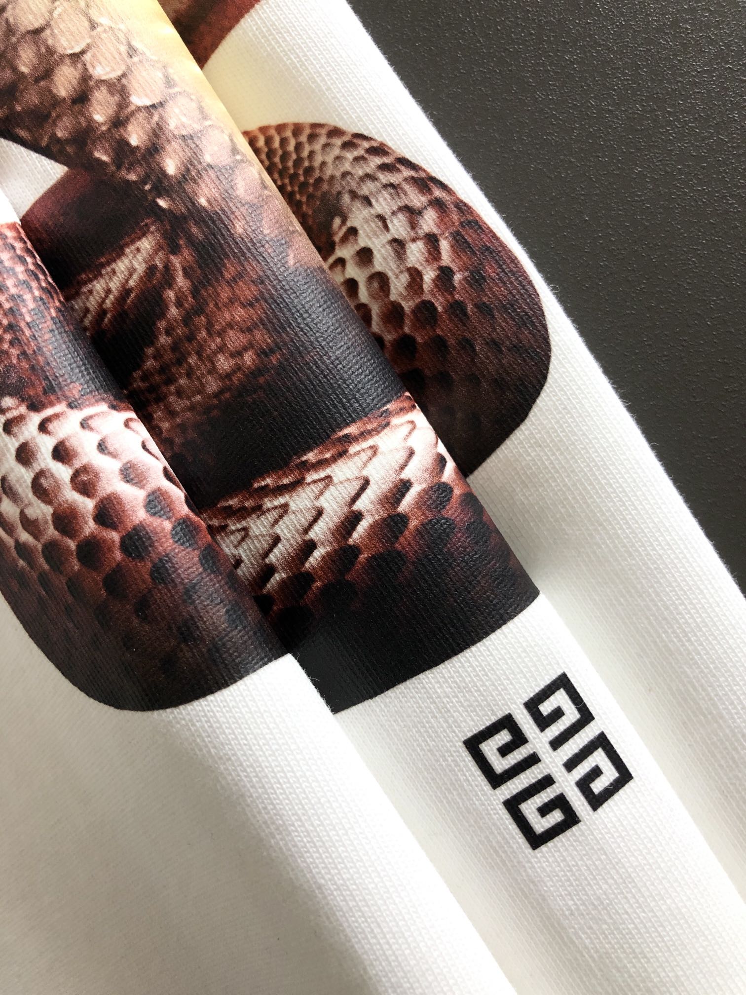 LuxluxHouse Best Quality Clothes Givenchy T-shirt