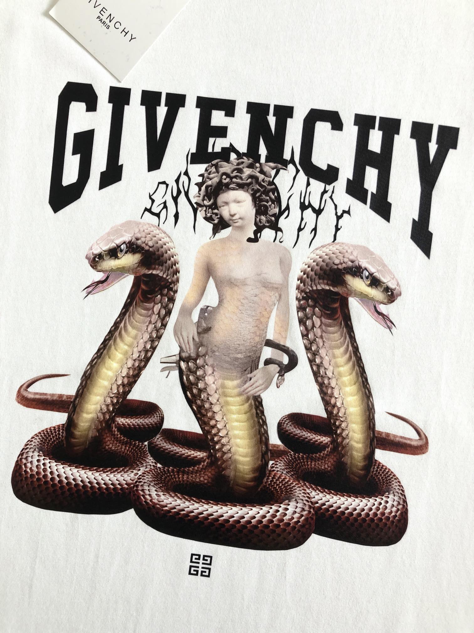 LuxluxHouse Best Quality Clothes Givenchy T-shirt