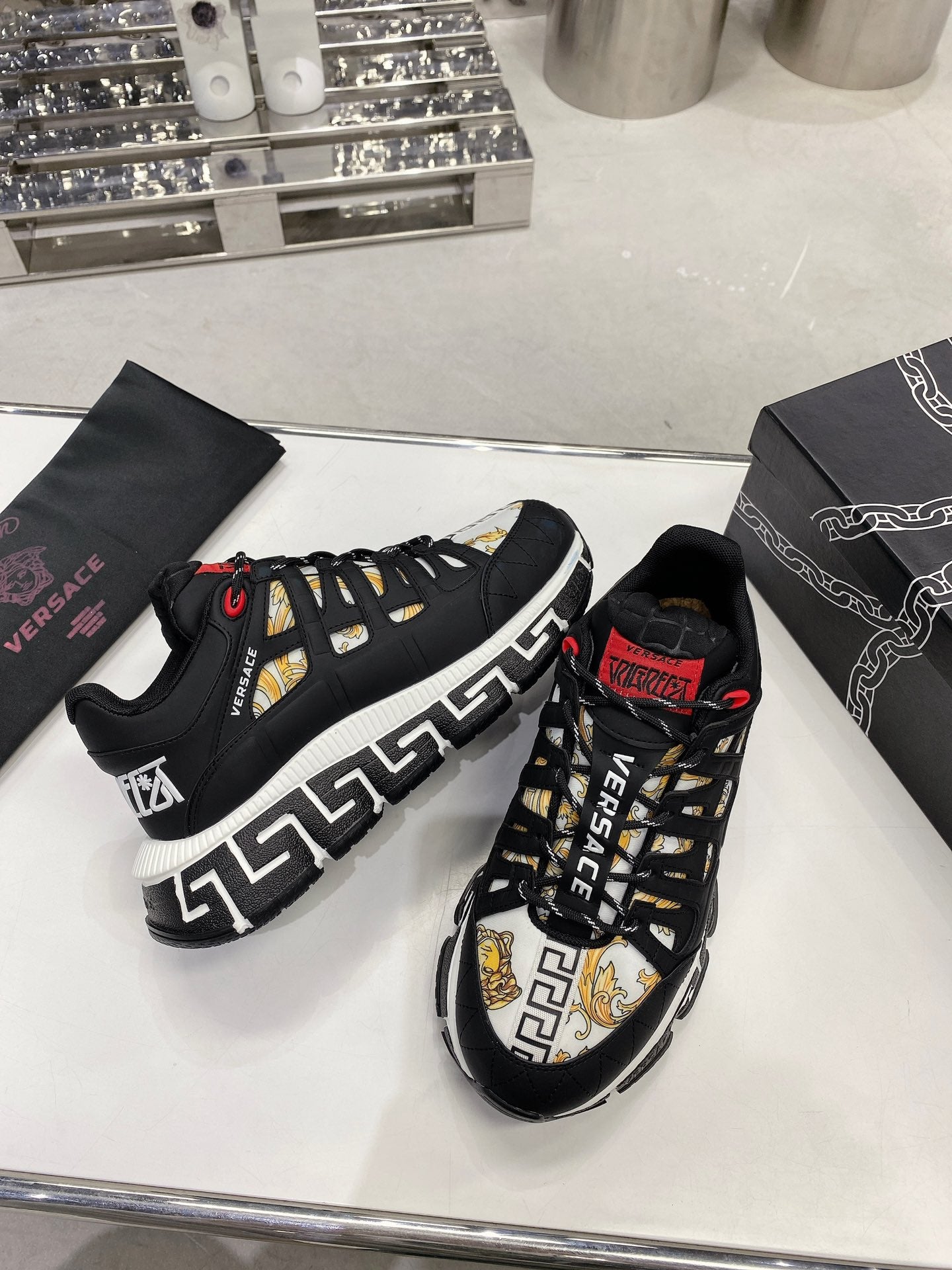 LuxluxHouse Best Quality Shoes Versace
