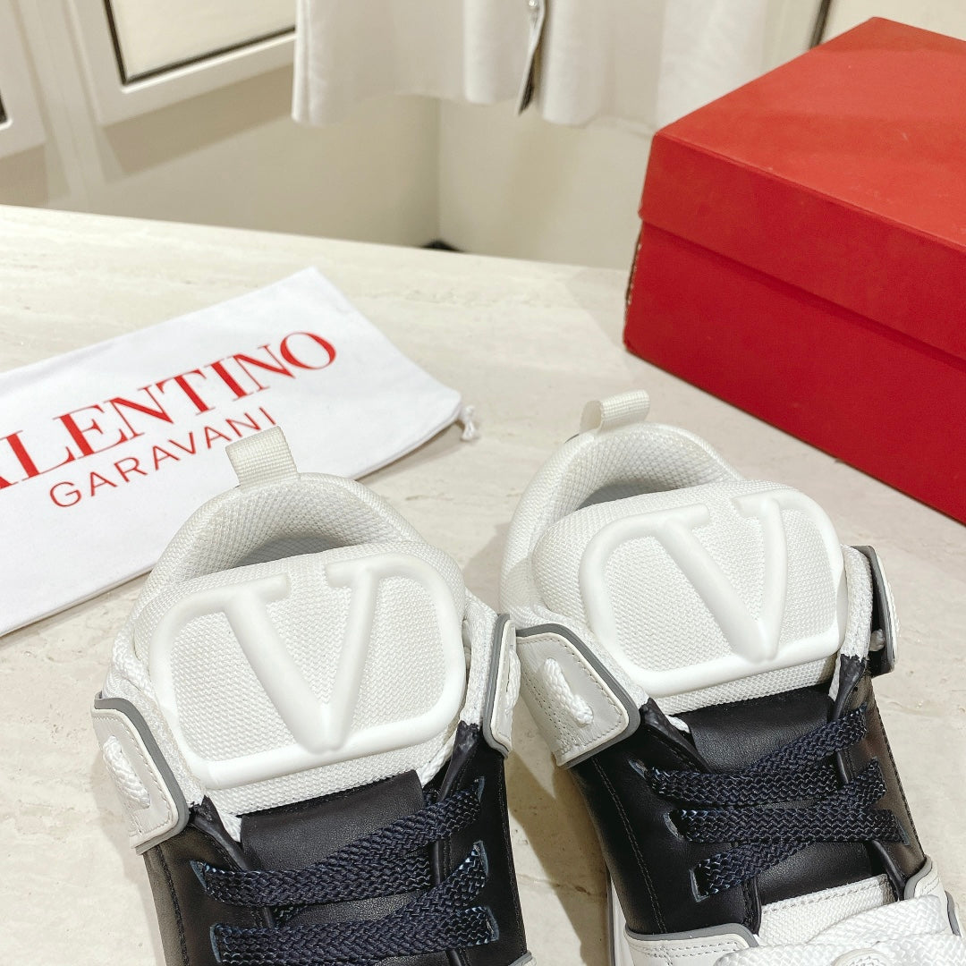 LuxluxHouse Best Quality Shoes Valentino