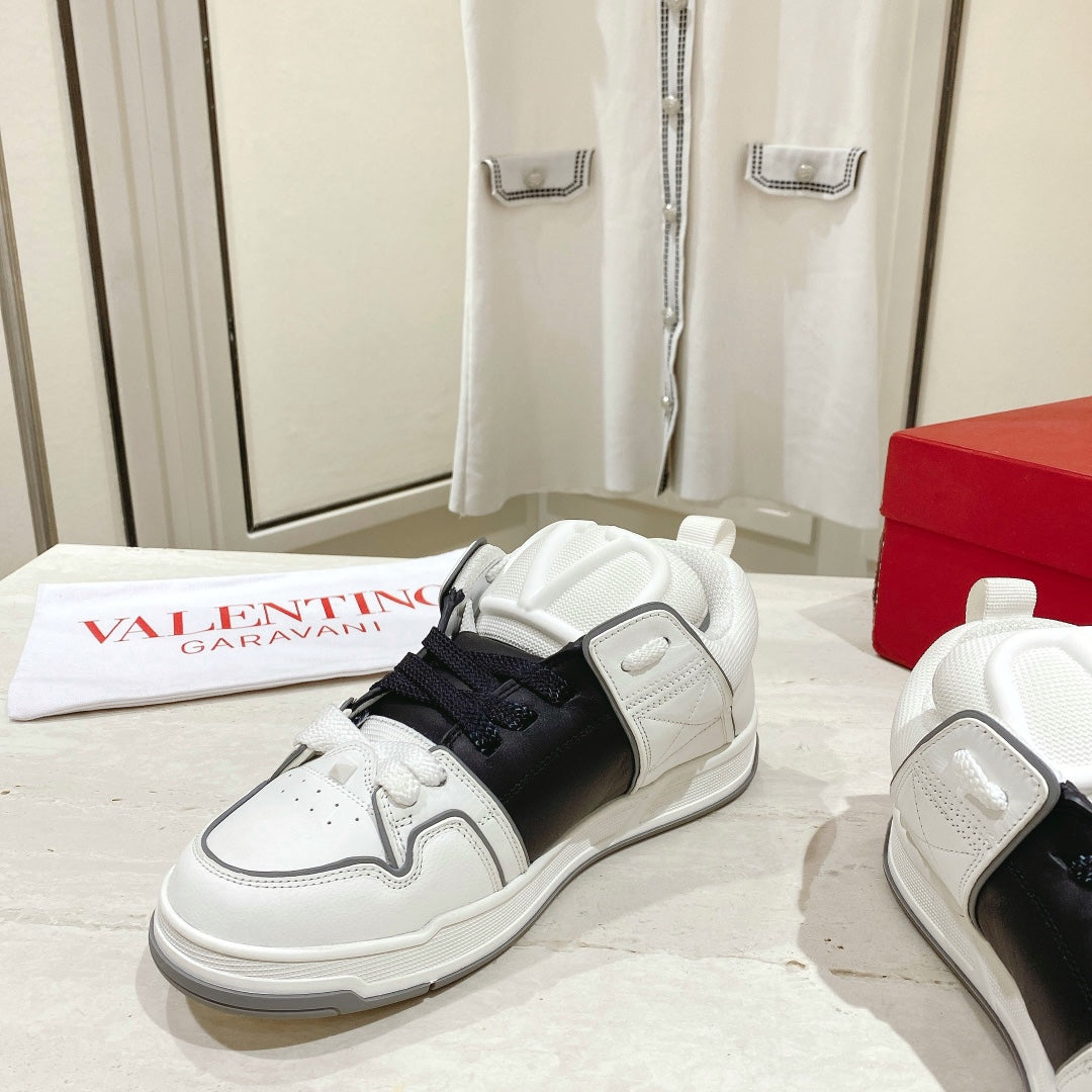 LuxluxHouse Best Quality Shoes Valentino