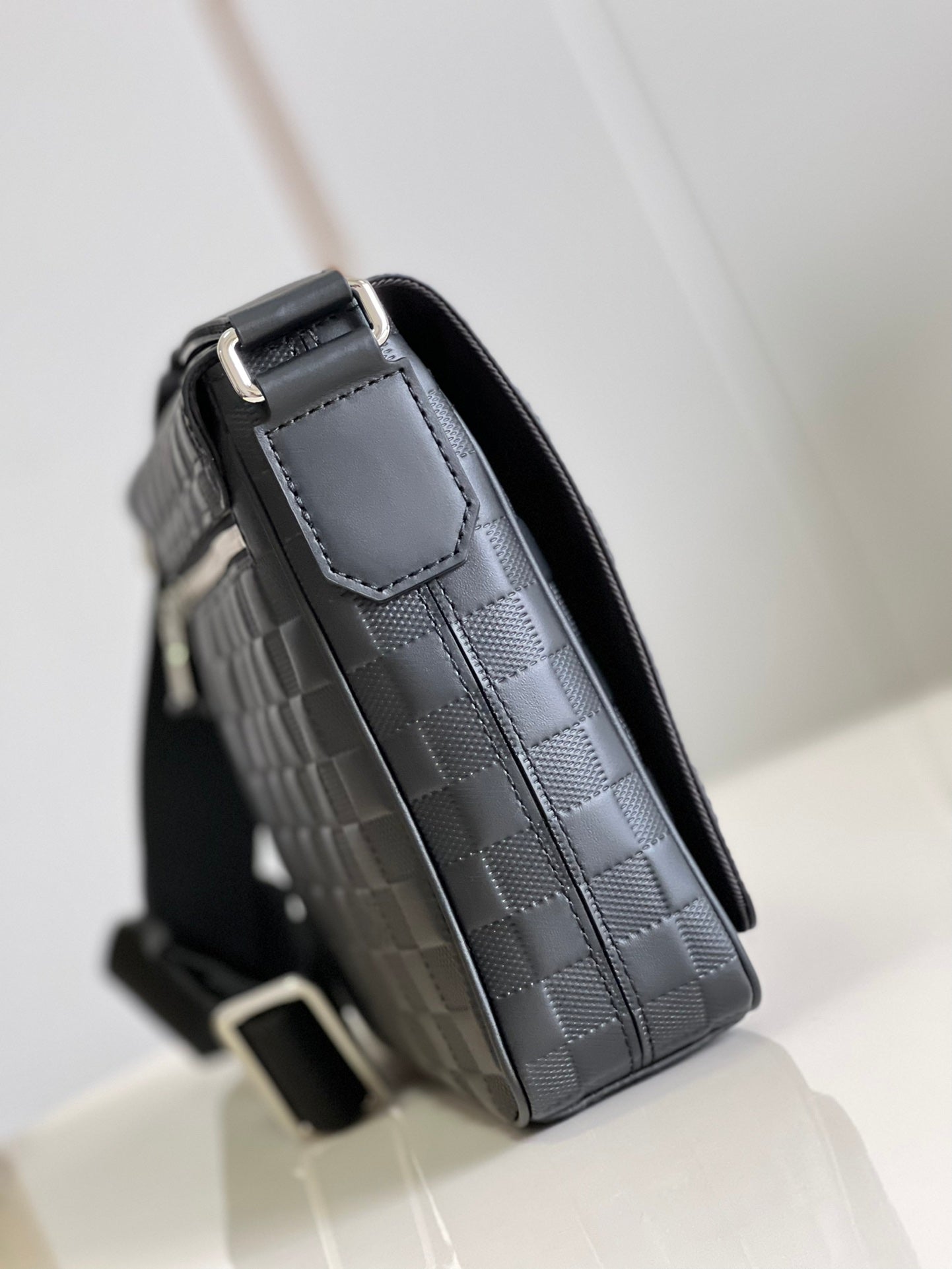 LuxluxHouse Best Quality Bags Louis Vuitton Men