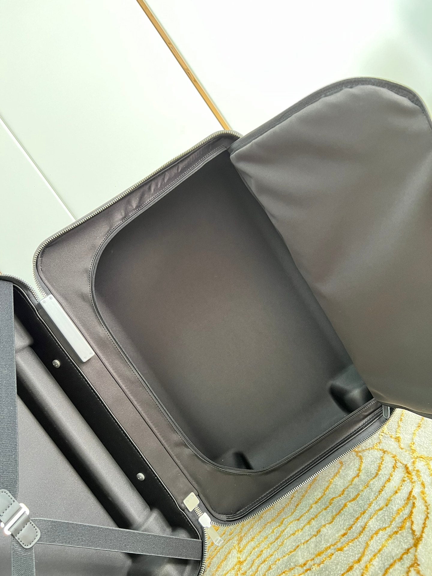 LuxluxHouse Best Quality Bags Luggage