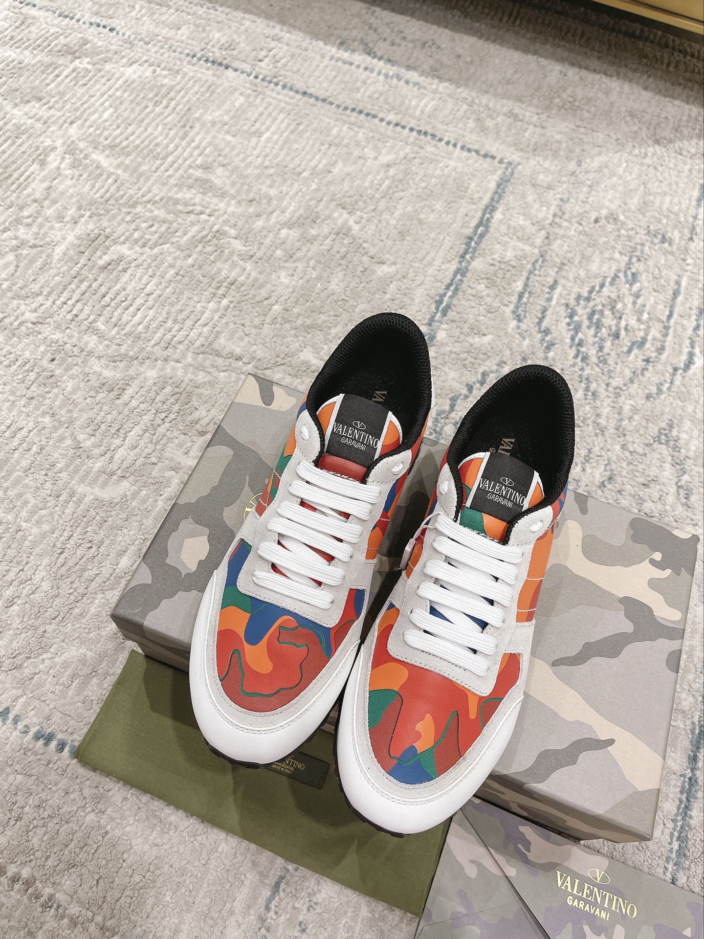 LuxluxHouse Best Quality Shoes Valentino