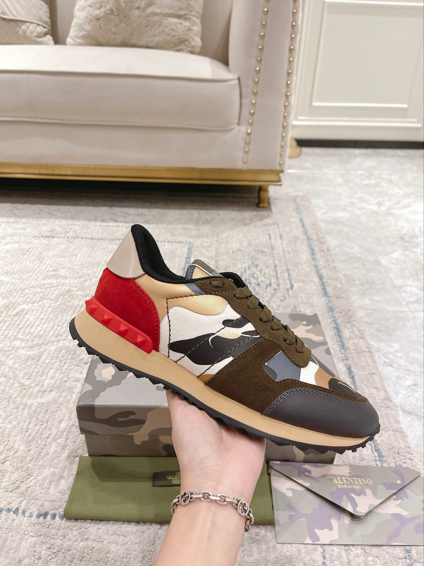 LuxluxHouse Best Quality Shoes Valentino