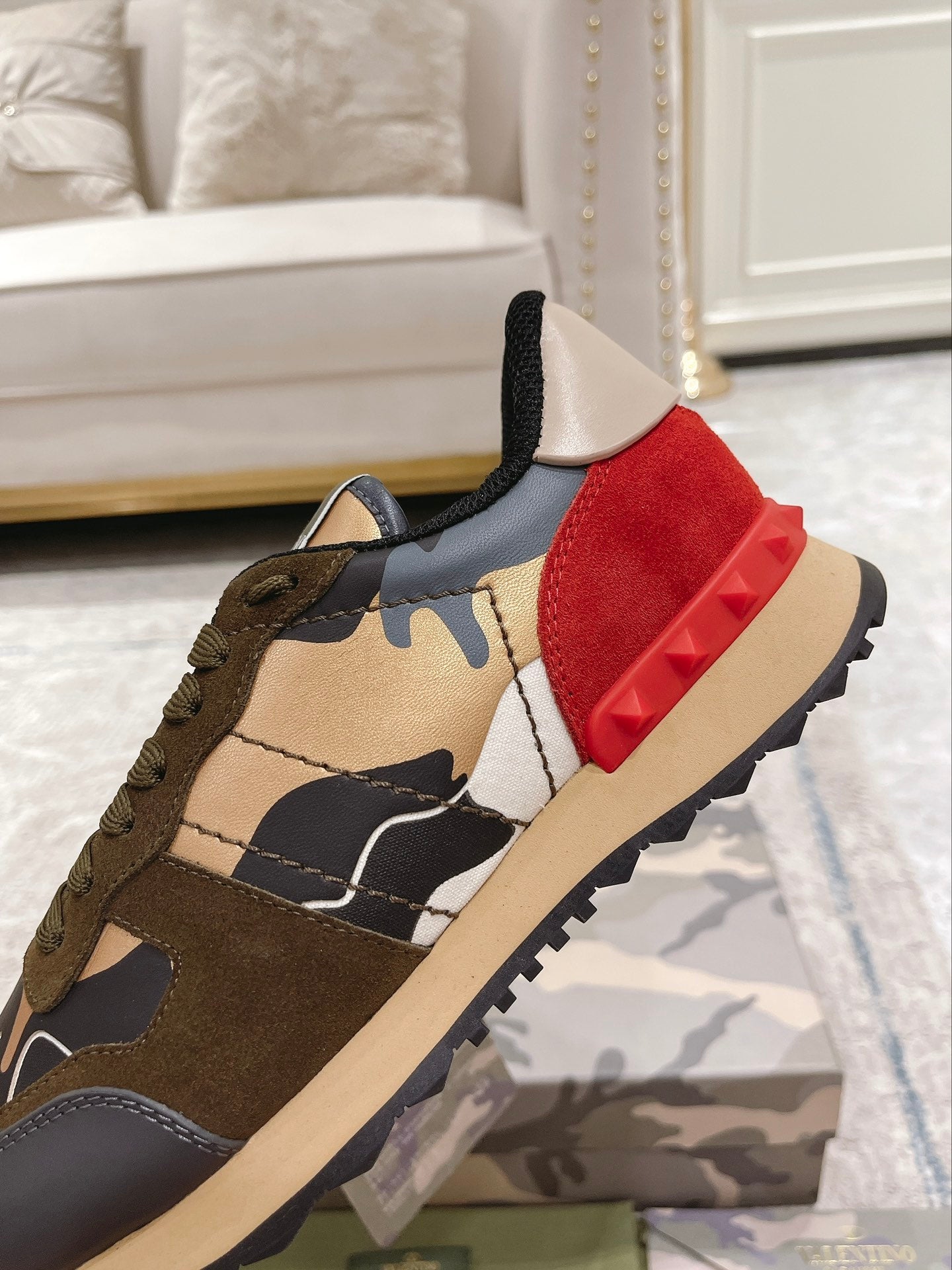 LuxluxHouse Best Quality Shoes Valentino