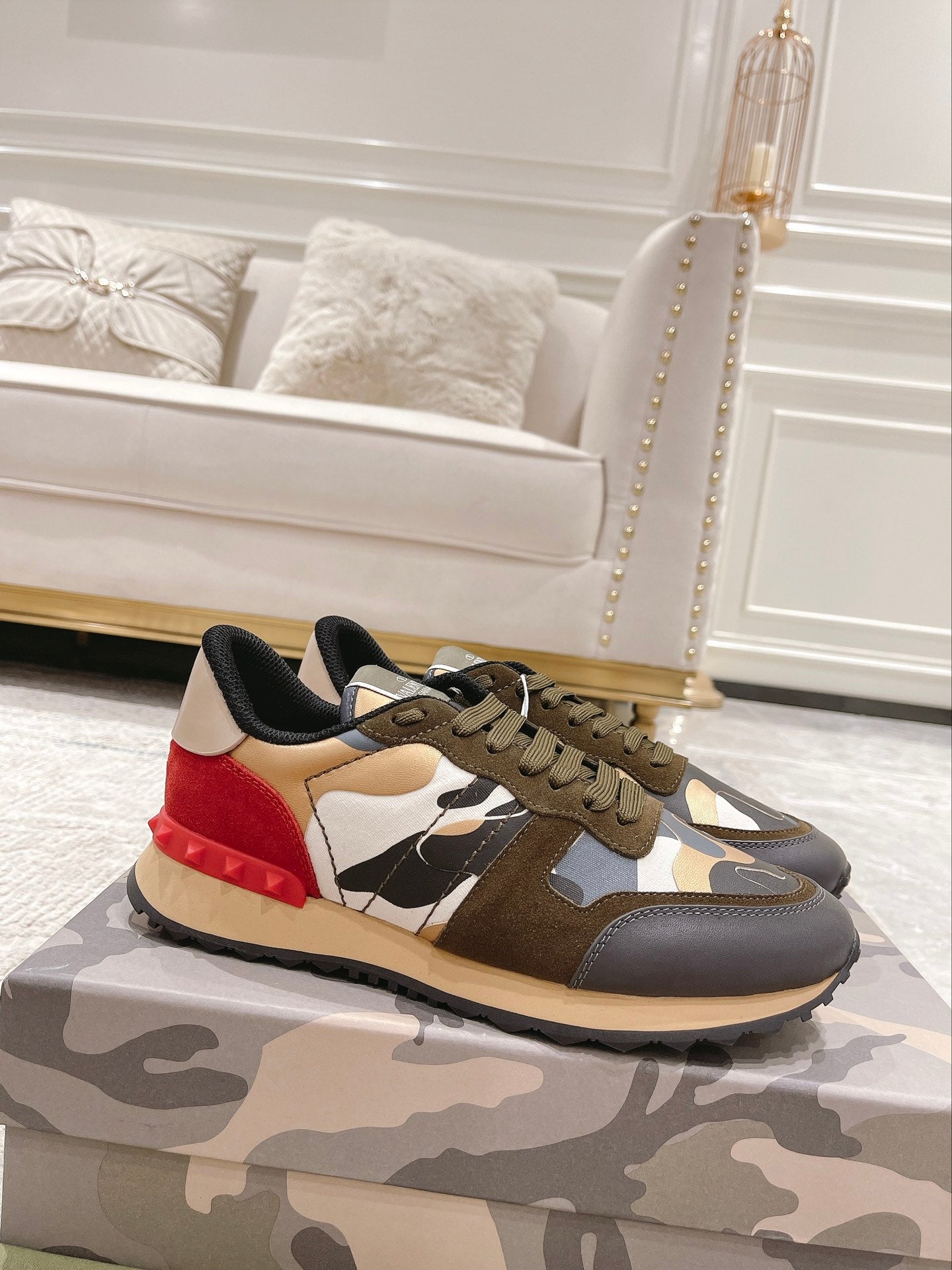 LuxluxHouse Best Quality Shoes Valentino