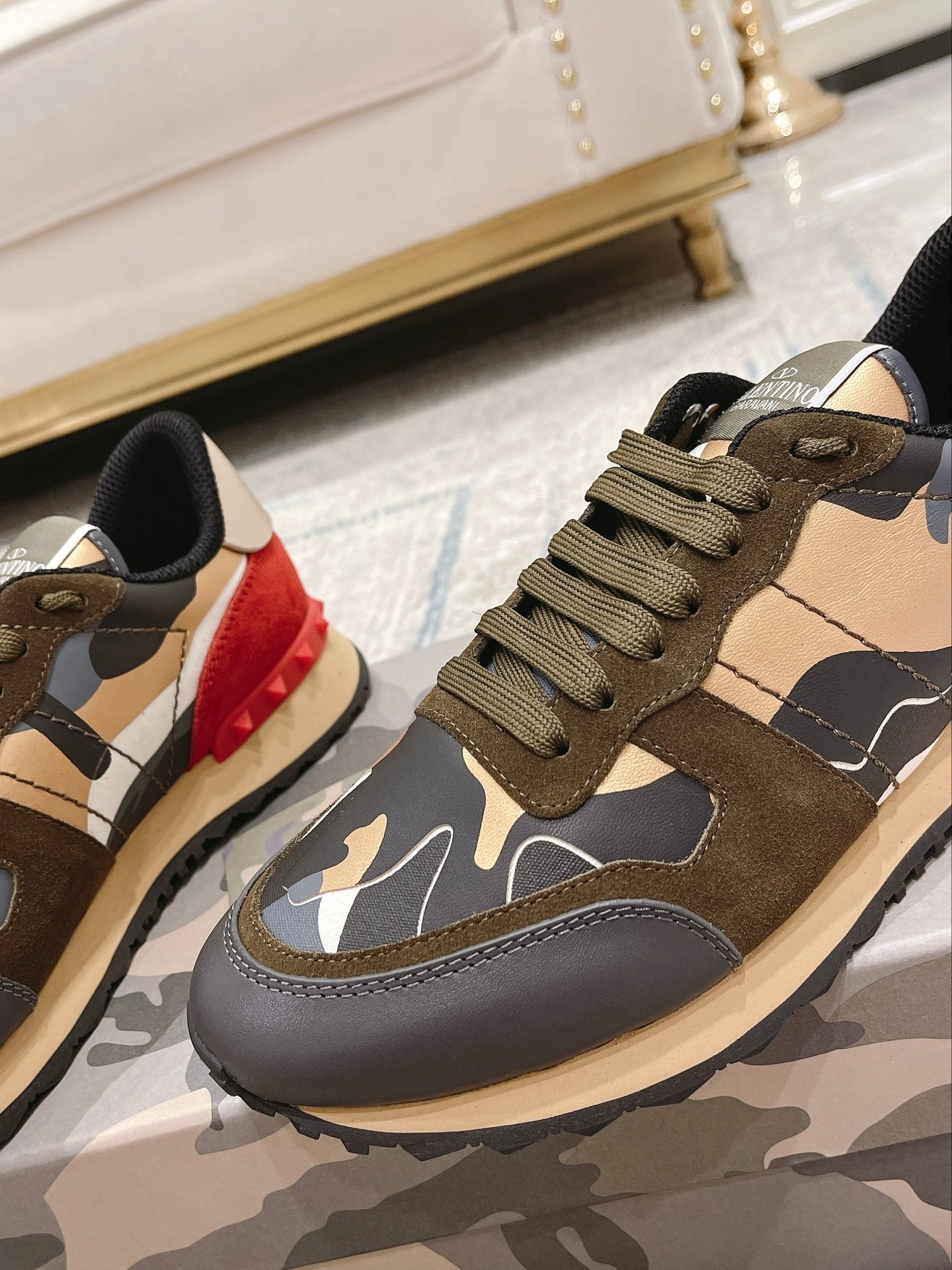 LuxluxHouse Best Quality Shoes Valentino