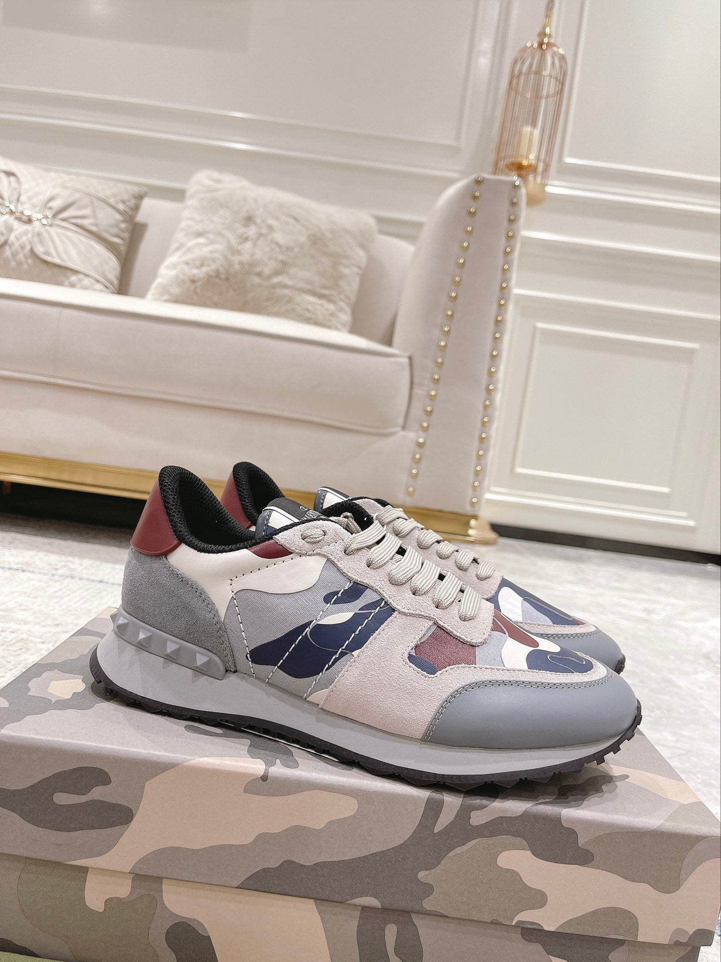 LuxluxHouse Best Quality Shoes Valentino
