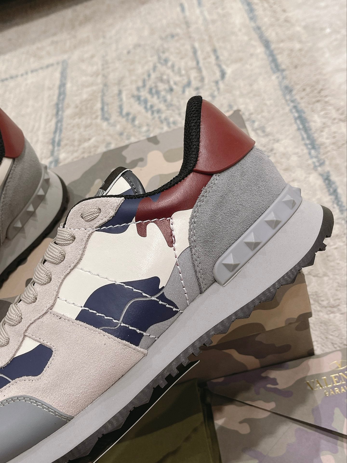 LuxluxHouse Best Quality Shoes Valentino