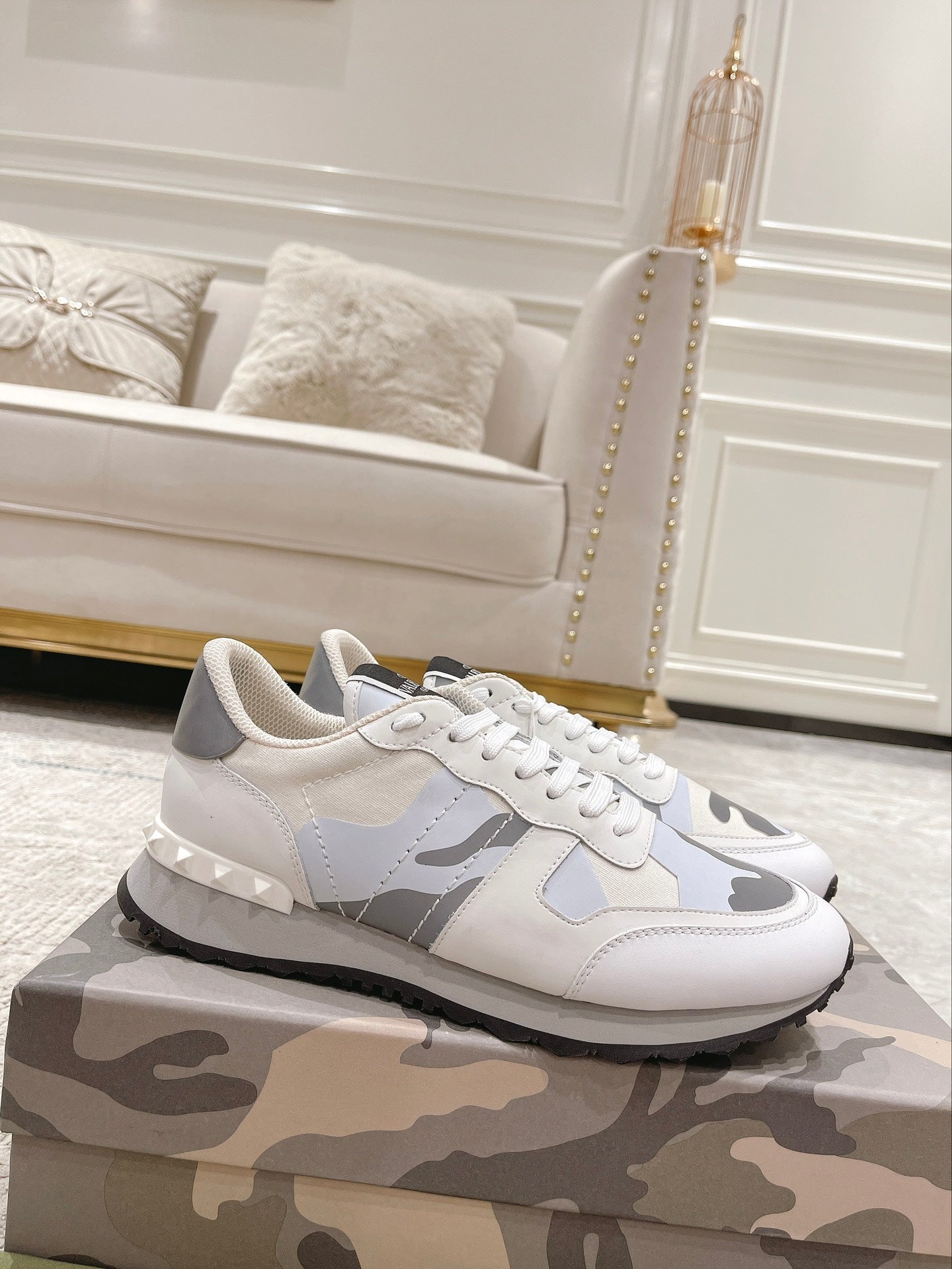 LuxluxHouse Best Quality Shoes Valentino