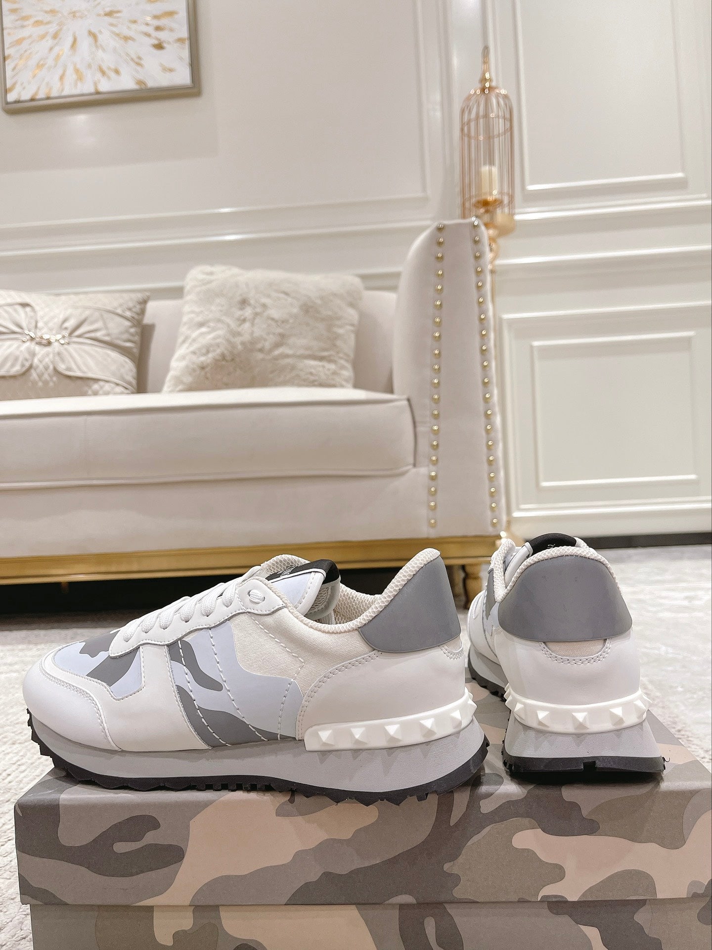 LuxluxHouse Best Quality Shoes Valentino