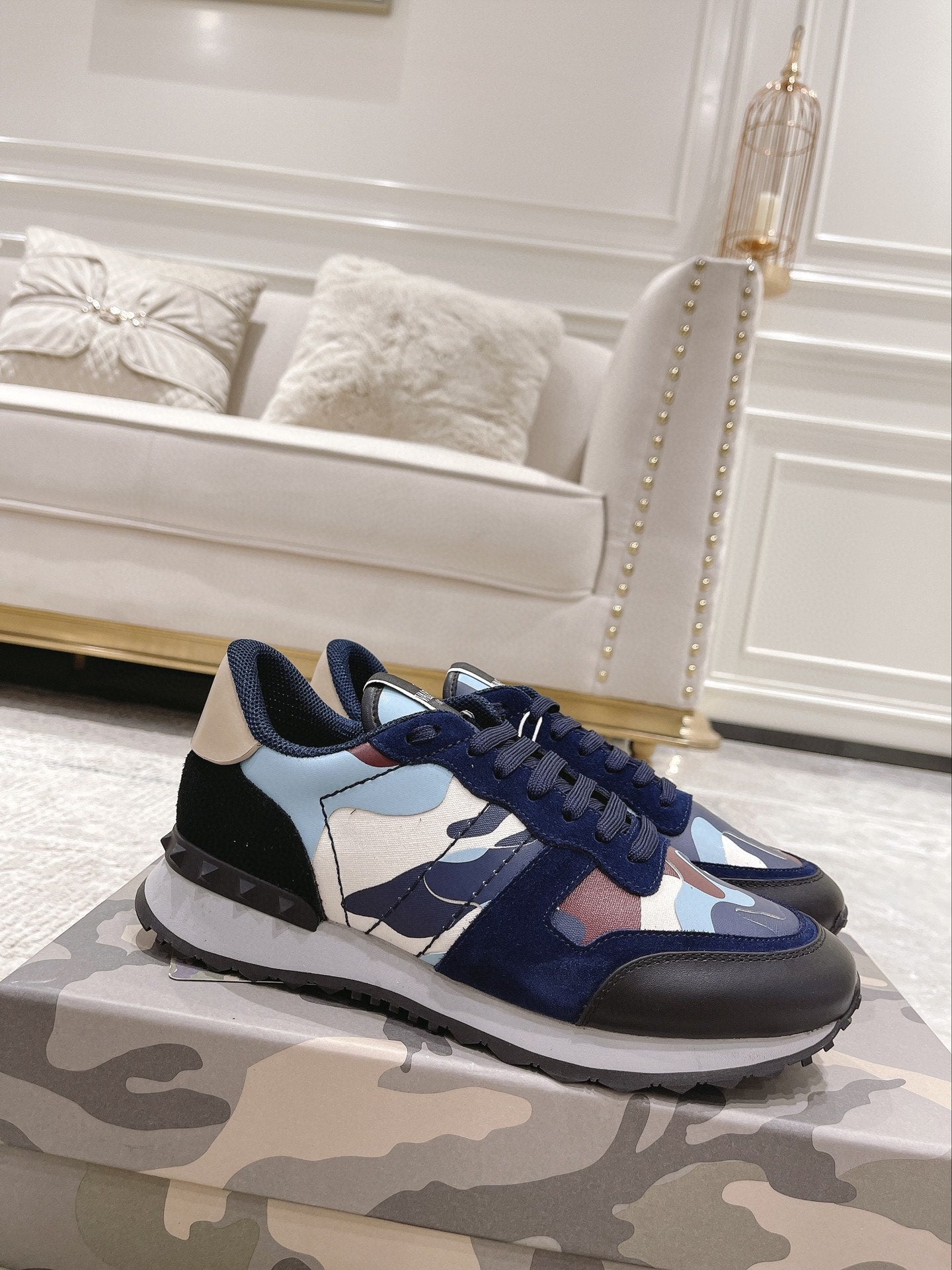 LuxluxHouse Best Quality Shoes Valentino
