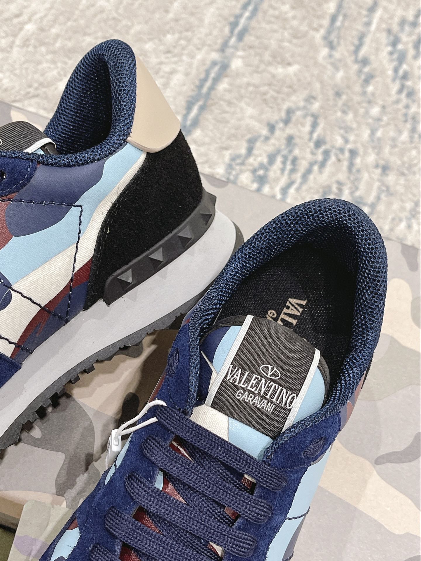 LuxluxHouse Best Quality Shoes Valentino