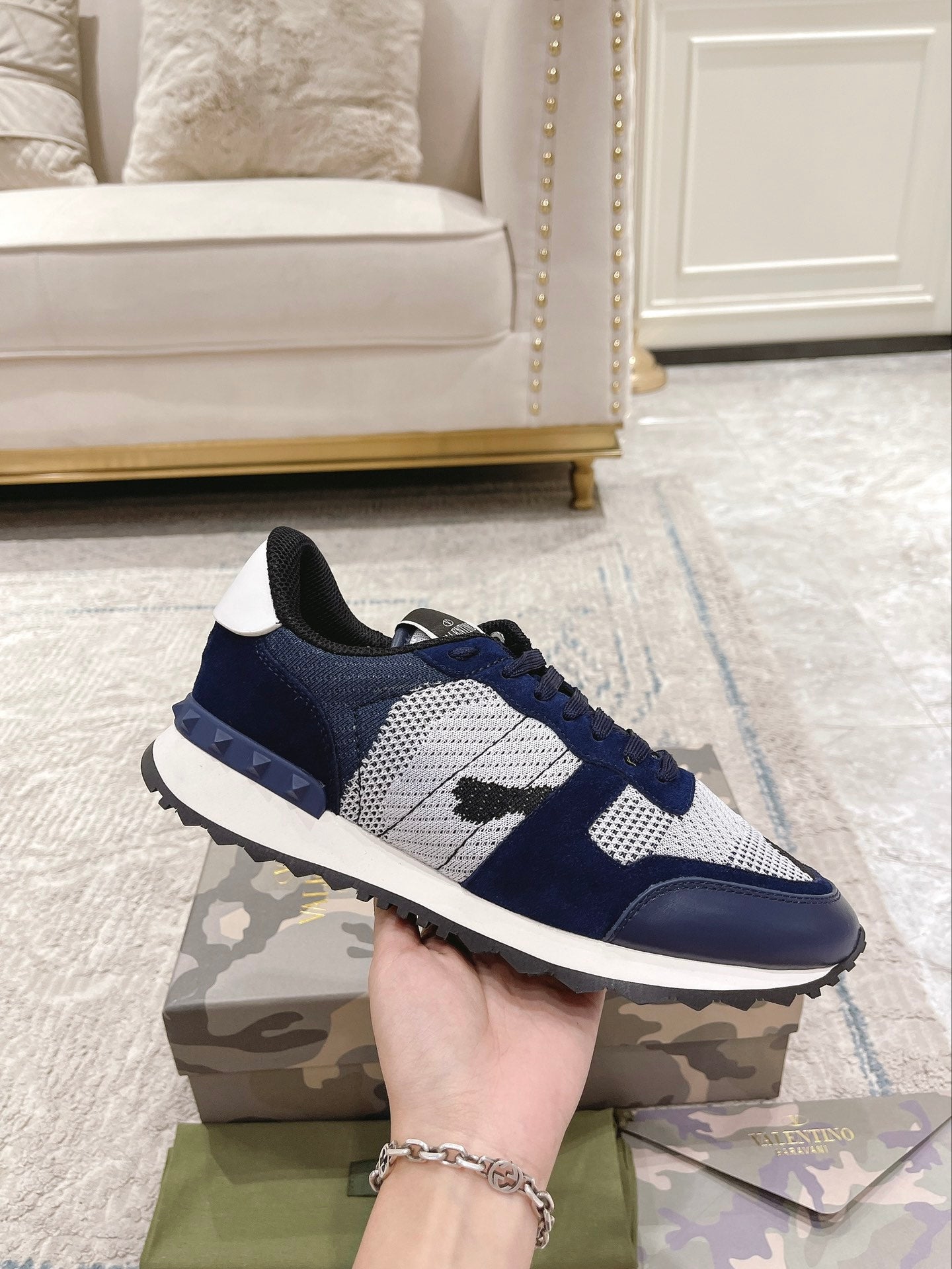 LuxluxHouse Best Quality Shoes Valentino