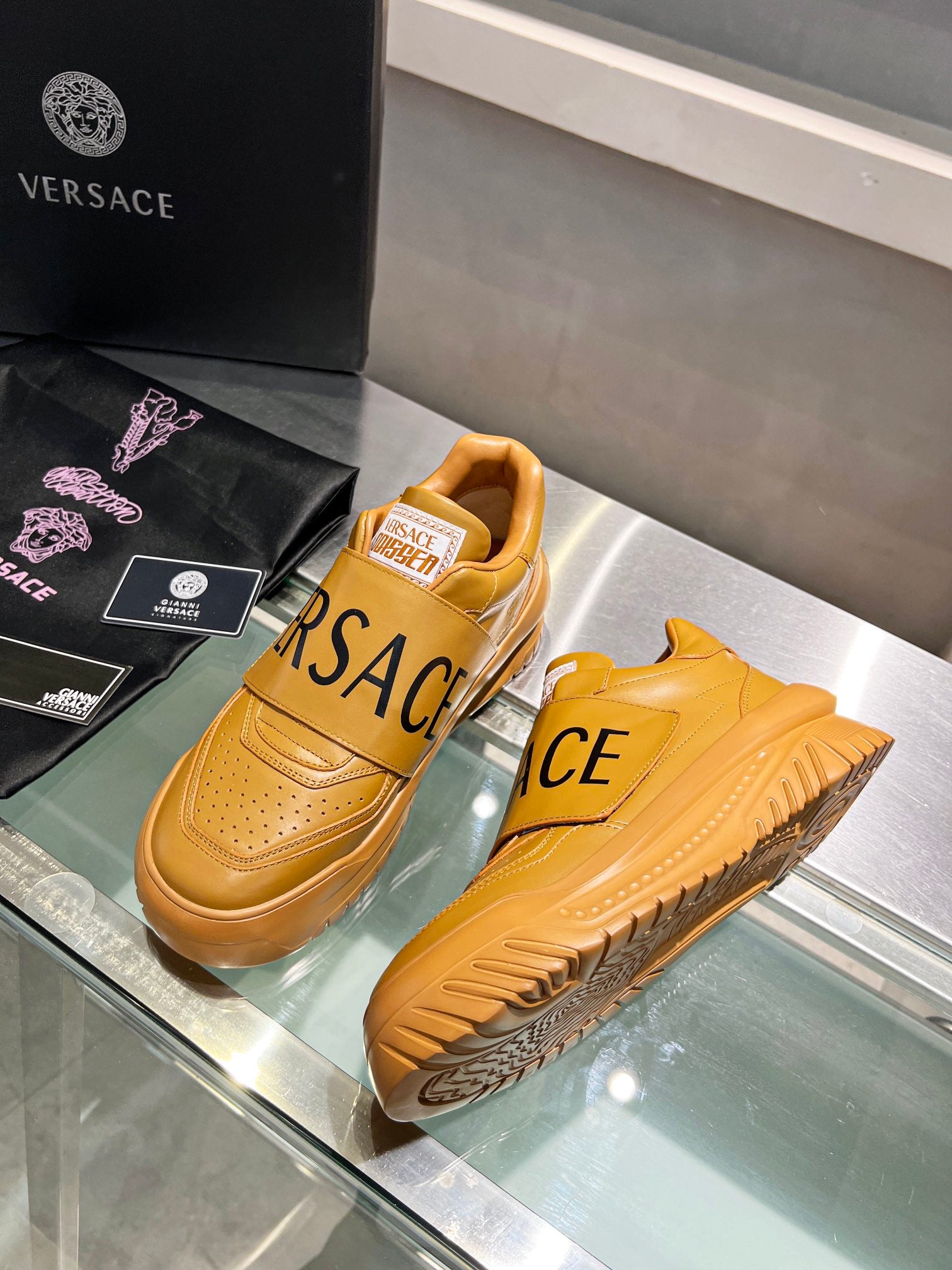 LuxluxHouse Best Quality Shoes Versace