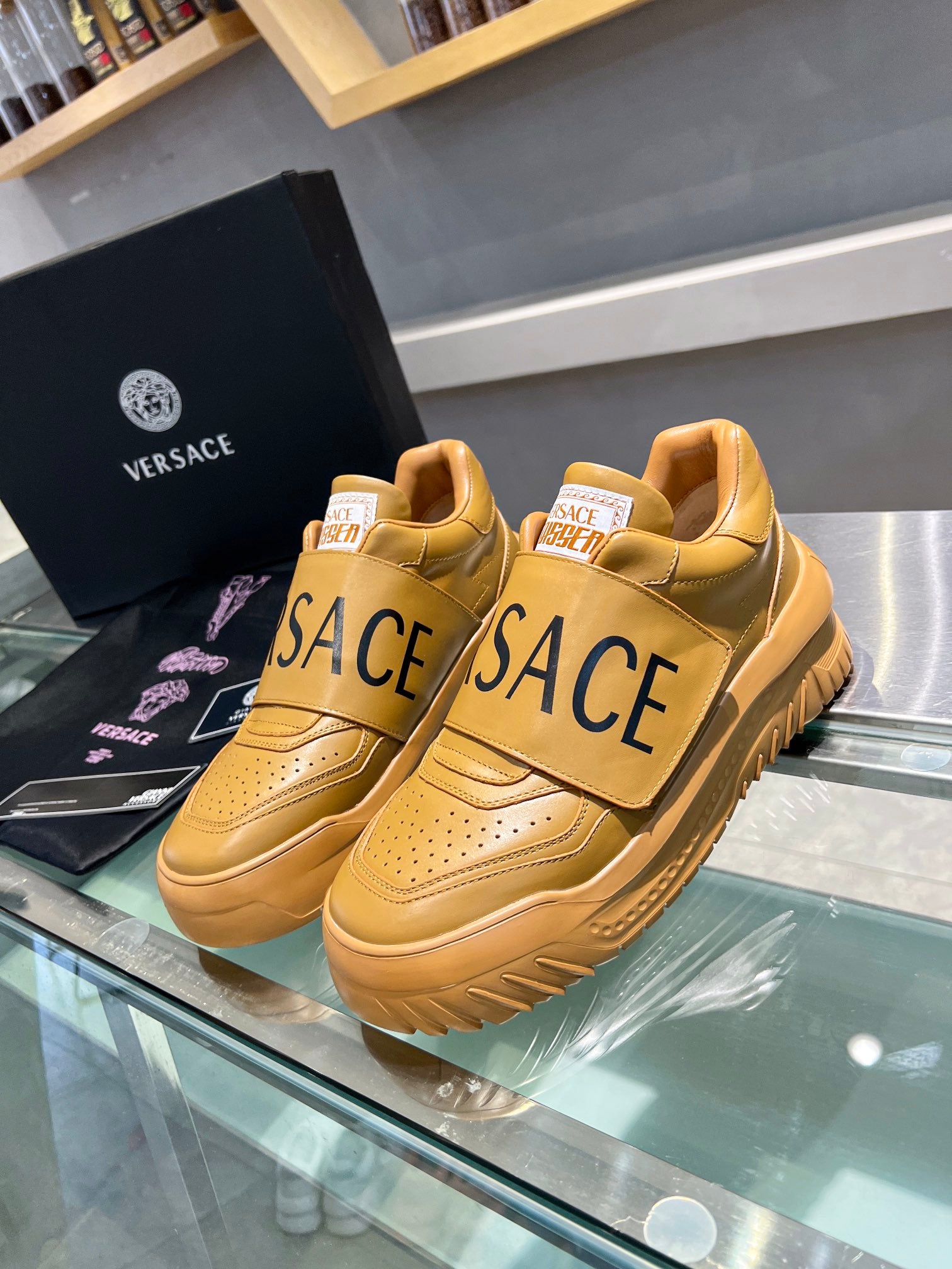 LuxluxHouse Best Quality Shoes Versace